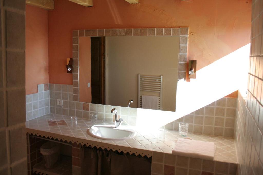 Chambres D'Hotes La Cime Beaujolaise Poule-lès-Écharmeaux Szoba fotó